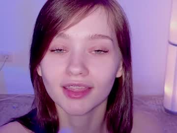 girl
        bless_sheila cam image #1586399
