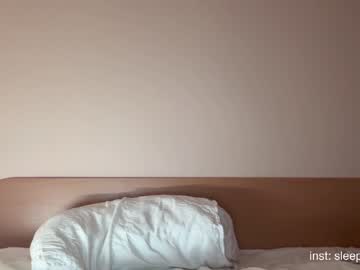 girl
        sleepycode002 cam image #3510672