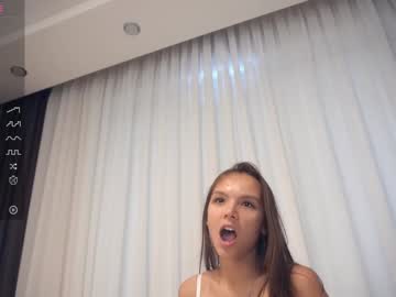 girl
        synneeastes cam image #4713854