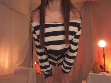 girl
        sunny_maria cam image #3359279