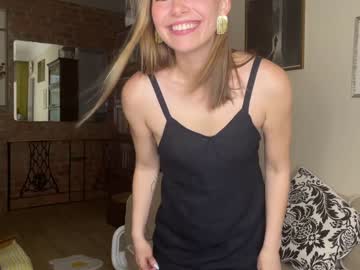 girl
        bush_mia cam image #1842827