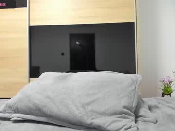 girl
        angell6969 cam image #3633876