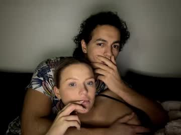 couple
        chulo33333 cam image #3208097