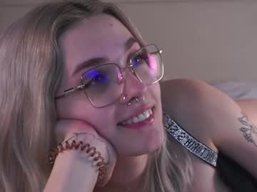 girl Sex Cam Girls Roleplay For Viewers On Chaturbate with elinacherry