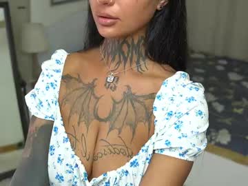 girl
        butter_f1y cam image #6781695
