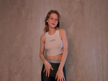 girl
        olivia_madyson cam image #2270656