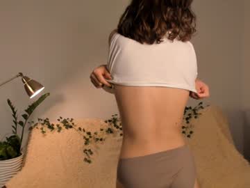 girl
        pollyhayley cam image #4691457