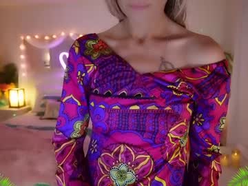 girl
        amyvalentine cam image #5177620