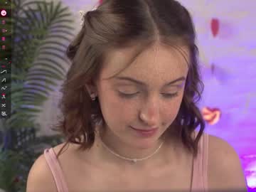 girl
        charming_flower cam image #6162334