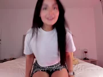 girl
        annie_dreams cam image #378320