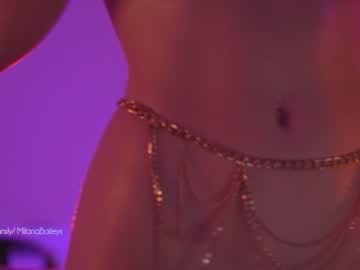 girl
        milanabaileys cam image #3087177