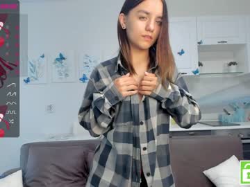 girl
        karalyons cam image #2090577