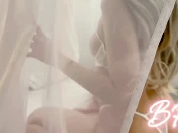 couple
        alice_leey cam image #5299903