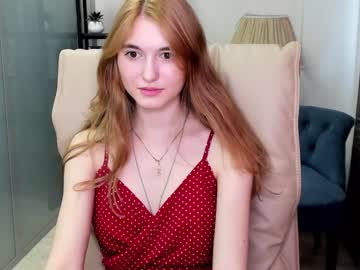 girl
        bettymango cam image #1020054