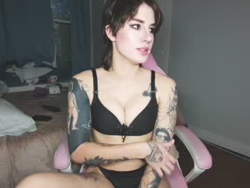 girl
        aynmarie cam image #1822698