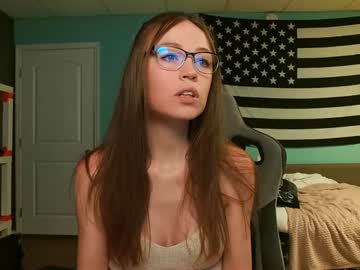 girl
        anabelleleigh cam image #6810541