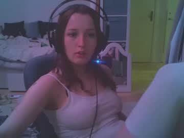 girl
        exy_ cam image #5618081