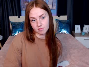 girl
        evarey_ cam image #2765567