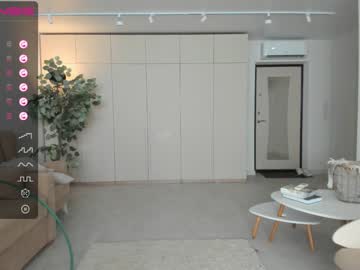 girl
        oki_dokie cam image #1847717