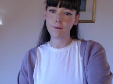 girl
        peggy_parks cam image #6807475