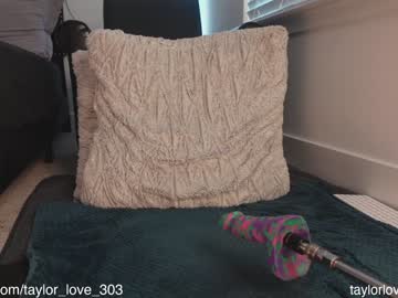 girl
        taylor_love_303 cam image #858533