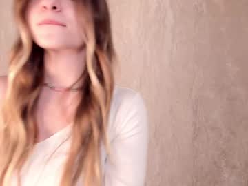 girl
        brenda_rogerss cam image #2317703