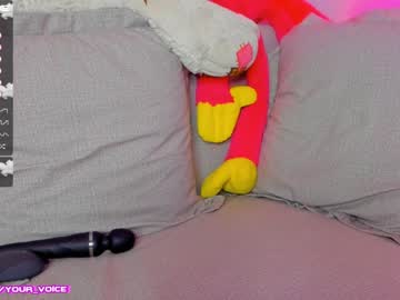 girl
        your__voice cam image #707531