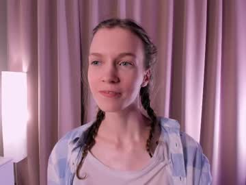 girl
        petulacollins cam image #6115910