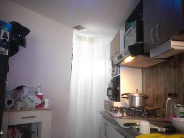 girl
        _lady_di cam image #2359426