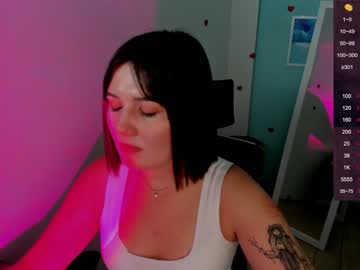 girl
        jennie_berry cam image #4989711