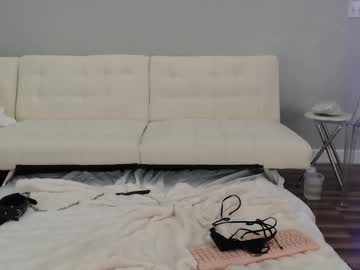 couple
        jinxy_moans cam image #6181493
