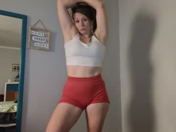 girl
        reach4thepeach cam image #3411056