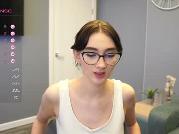 girl
        odettecovert cam image #6046025