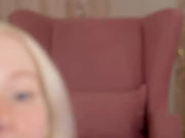girl
        my_stella cam image #6246077