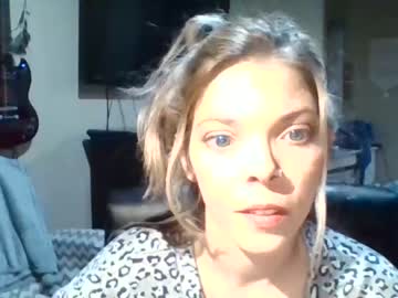 girl
        blaire2017 cam image #581888