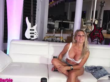 girl
        wildwifebarbie cam image #4889324