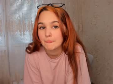 girl
        emilydyer cam image #1531548