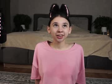 girl
        zarascarlett cam image #5890384