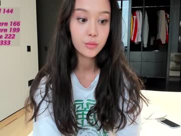girl
        daily_love cam image #2177288