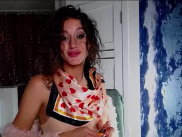 girl
        _eva_001 cam image #2187985