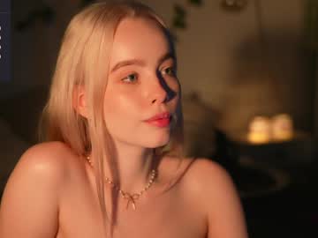 girl
        mother__of__dragons cam image #2741493