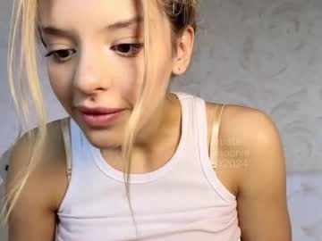 girl
        lesi_moonie cam image #4509464