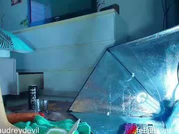 girl
        audreydevil cam image #6401593