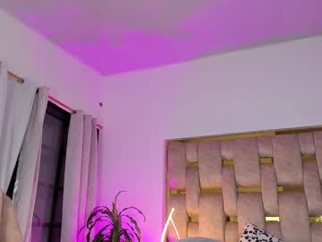 girl
        alicia_lang cam image #4912327