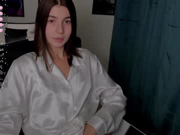 girl
        stacy_cy cam image #5170870