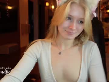girl
        bestblondiiecb cam image #878340