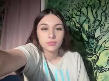 girl
        fairygirlcait cam image #3977292