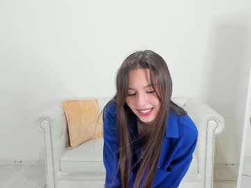 girl
        lala_torres cam image #201725