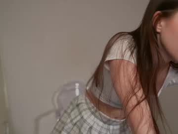girl
        bumblebeee__ cam image #6653421