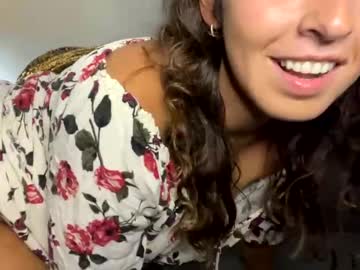 girl
        straightoutthetrailer cam image #4633075